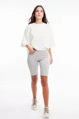 Calza biker negra de lycra acanalada con spandex.