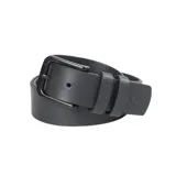 Cinto de cuero negro con hebilla metálica rectangular negra y logo de Rip Curl grabado en la presilla.