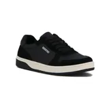 Championes urbanos de hombre, color negro, con cordones negros y suela gruesa de color crema. Presentan el texto "COUNTRY" en el lateral.