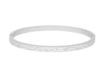 Esclava rígida de acero inoxidable con diseño de eslabones circulares grabados en relieve.