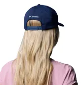 Gorra snapback Columbia Lost Lager 110 color azul marino, con un parche bordado en el frente que presenta la silueta de un alce rellena con un paisaje de montañas.