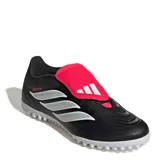 Championes de fútbol Adidas Predator Club FT TF, color negro con detalles plateados y lengüeta plegable en color fucsia con el logo de la marca en blanco. Suela de goma con tapones multigol para césped sintético.
