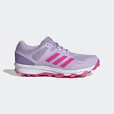 Championes de hockey Adidas Fabela Rise para mujer, color violeta con las tres tiras características en fucsia. Presentan un diseño con exterior de malla transpirable, refuerzos sintéticos para mayor soporte, mediasuela de EVA para amortiguación y suela Traxion con tapones para un agarre óptimo en la cancha.