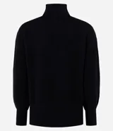 Suéter de manga larga confeccionado en tricot, con cuello alto y diseño de bordado de rombos en relieve. Presenta puños y ruedo acanalados.