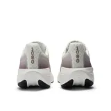 Championes New Balance para running, modelo 1080 V14, color blanco con detalles en gris y rosa.