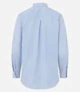 Camisa de tricolina con estampado de rayas verticales en hilo teñido, cuello solapa, abotonado frontal y mangas largas con puños abotonados.