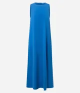 Vestido midi de Marfinno, color azul, con escote redondo, diseño sin mangas, corte holgado y caída fluida.