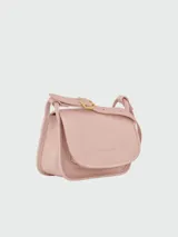 Cartera cruzada Longchamp modelo Le Foulonné, color rojo intenso, con solapa curva y correa ajustable.