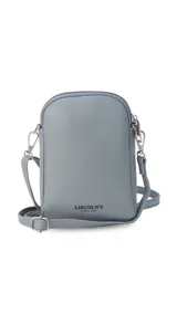 Bandolera pequeña tipo porta celular, color verde claro, confeccionada en cuero sintético. Cuenta con cierre principal, bolsillo frontal con tapa y broche a presión, y correa ajustable extraíble.