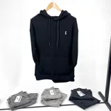 Canguro negro oversize de tejido con capucha y cordones.