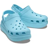 Zuecos Crocs modelo Classic Crush, con diseño de plataforma elevada y correa trasera pivotante. Presentan perforaciones en la parte superior para ventilación y personalización con Jibbitz.