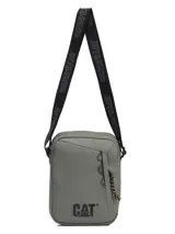 Bolso cruzado Caterpillar modelo Explorer Shoulder BA, color verde oliva (taupe/green), confeccionado en poliéster reciclado. Presenta un compartimento principal con bolsillo interior para tablet, bolsillo frontal con cordón para llavero y correa de hombro ajustable con cinta negra estampada con el logo de Caterpillar. Logo CAT reflectante en la parte inferior frontal.