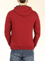 Sweater deportivo con capucha y cordones ajustables, bolsillo canguro frontal. Color verde oliva jaspeado.