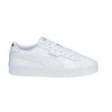 Championes Puma modelo Jada Renew, de diseño urbano y plataforma, color blanco con detalles en plateado en el talón. Presentan el logo de la marca en el lateral y la lengüeta.