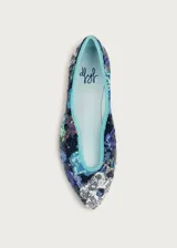 Bailarina de punta redonda con exterior cubierto de lentejuelas que forman un diseño floral multicolor sobre base azul marino. Presenta un ribete en color turquesa y suela plana de cuero.
