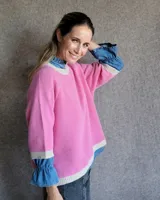 Sweater celeste de lana lambswool con cuello redondo y mangas 3/4.