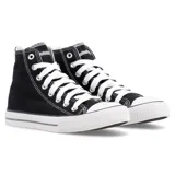 Zapatillas clásicas de caña alta John Foos modelo 184 Original, color negro con detalles en blanco. Confeccionadas en lona, con forro de algodón, plantilla extraíble de caucho, cordones de algodón y suela de caucho vulcanizado.