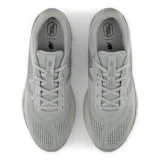 Championes de running New Balance 520 V9, color gris con entresuela Fresh Foam y la característica "N" en los laterales.