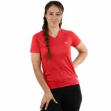 Remera deportiva Diadora para mujer, color rojo, con cuello en V y manga corta. Presenta un pequeño logo reflectante en el pecho.