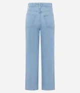 Pantalón recto de jean color azul oscuro, tiro alto, con costuras aparentes en contraste, trabillas en la cintura, cierre tradicional y bolsillos.