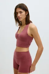 Microshorts deportivos de tiro bajo y cintura ancha, confeccionados en tejido funcional SoftMove™ con tecnología DryMove™ para absorción del sudor.
