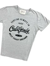Remera gris de algodón con estampa negra que dice 'Surfing always in Duxon California West Coast Dreamin - Est. 1982'.