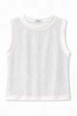 Top musculosa Agustinas color negro, confeccionado en encaje con detalles de lycra, con escote redondo y diseño sin mangas.