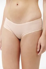 Bombacha clásica color visón, de algodón con lycra.