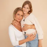 Pulsera tipo grumet de eslabones gruesos y pulidos, confeccionada en oro 18k.