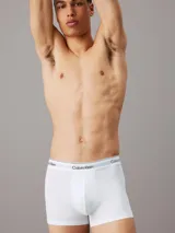 Pack de tres bóxers ajustados Calvin Klein modelo Icon Cotton Stretch, color blanco, con cintura elástica sin costuras y logo impreso repetidas veces.