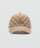 Gorra de béisbol color beige con estampado geométrico de rombos y monogramas en tono marrón. Cuenta con visera curva y hebilla metálica de ajuste en la parte posterior.