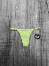 Bikini colaless de lycra en varios colores, con tiras finas ajustables con hebillas.