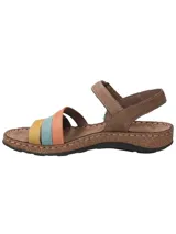Sandalias de cuero color marrón, con tiras delanteras multicolor en tonos naranja, celeste y mostaza. Cuenta con tira ajustable en el talón con cierre de velcro, suela con textura símil corcho y costuras visibles en el borde.