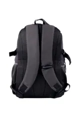 Mochila con diseño en blanco, celeste y azul marino. Cuenta con bolsillos frontales, hebillas de seguridad, porta botellas, sujeción para valija y organizador interno. Incluye parches decorativos y texto bordado.