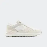 Championes Converse Wave Trainer color crema, con detalles en blanco y beige. Capellada de gamuza y malla, amortiguación CX y suela de goma con tracción.