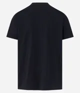 Remera negra de algodón con cuello redondo y mangas cortas. Estampa minimalista en el frente con un sol sobre el mar.