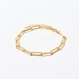 Pulsera dorada con eslabones rectangulares texturizados y cadena de extensión con cierre de mosquetón.
