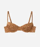 Top de bikini de media copa con aro y breteles finos regulables, confeccionado en microfibra con estampado animal print tipo bambi en tonos marrón y blanco.