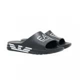 Ojotas de diseño ergonómico color negro, con banda ancha superior que presenta el logo de la marca EA7 Emporio Armani estampado en color blanco. Poseen plantilla moldeada con el logo de la marca.