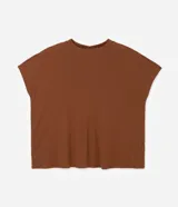 Blusa tipo muscle tee de corte holgado, confeccionada en tejido rib acanalado, con escote redondo y diseño sin mangas.