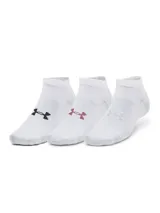 Medias deportivas tipo soquete Under Armour, color blanco con logo bordado en color bordó. Diseño ultradelgado y ligero con soporte de arco integrado y paneles de malla para mayor transpirabilidad.
