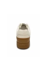 Zapatillas urbanas con diseño en bloque de colores que combina blanco, verde militar y tostado, con cordones claros y suela de goma marrón.