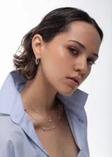 Gargantilla de plata 925 con cadena fina y mini perlas españolas.