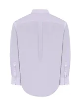 Camisa de manga larga RKF en color lila con estampado de rayas verticales finas. Presenta cuello button-down, bolsillo frontal con logo bordado y puños con botones. Confeccionada en tejido resistente a las arrugas.