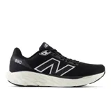 Championes de running New Balance modelo 880, color negro con detalles en blanco.