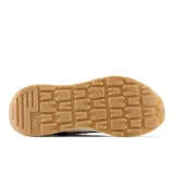Championes New Balance 5740 de hombre, con capellada de gamuza y malla en tonos azul marino, beige, blanco y verde.