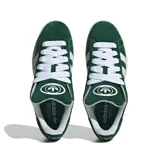 Zapatillas Adidas Campus 00S de gamuza color verde con las tres tiras laterales en blanco y suela color caramelo.