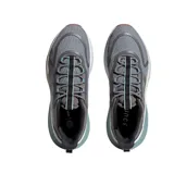 Championes Adidas Alphabounce+ de hombre, color gris con detalles en celeste y blanco. Capellada de malla transpirable, mediasuela Bounce y amortiguación Cloudfoam en el talón.