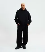 Pantalón baggy de Blue Steel, confeccionado en algodón con felpa. Presenta corte holgado, cintura elástica con cordón ajustable, bolsillos laterales y bajo con regulador elástico.