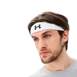 Vincha deportiva Under Armour unisex, color blanco con logo bordado en negro.